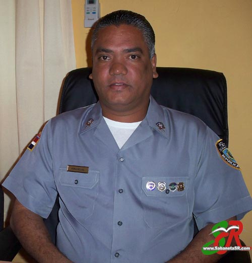 REPORTEROS NOROESTANOS DENUNCIAN QUE JEFE POLICIAL EN SANTIAGO RODRIGUEZ LOS AGREDIO 1 Policia Renato Pena Rojas