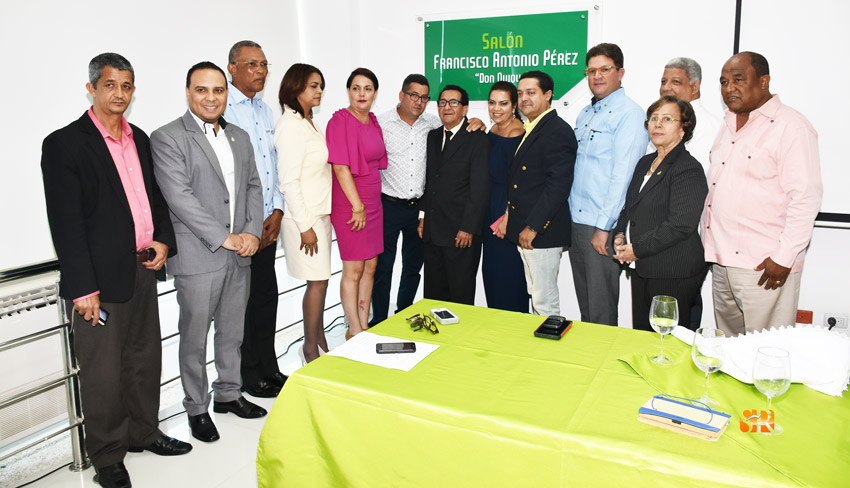Copsano Salon Quique Perez Montecristi 1
